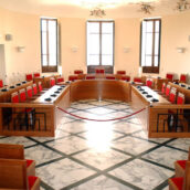 “Noto: Attenzione, si fingono Carabinieri… dallo specchietto al paraurti!” di Biagio Iacono
