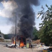 Noto: – In fiamme l’isola ecologica di Contrada Santa Lucia.